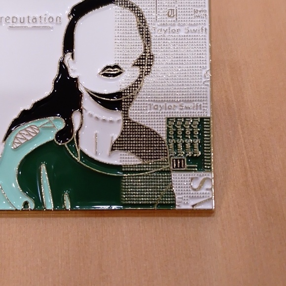 🆕 Taylor Swift Reputation Enamel Pin Brooch - Picture 3 of 9
